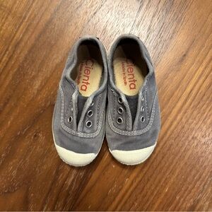 Cienta Distressed Canvas Slip On Shoes